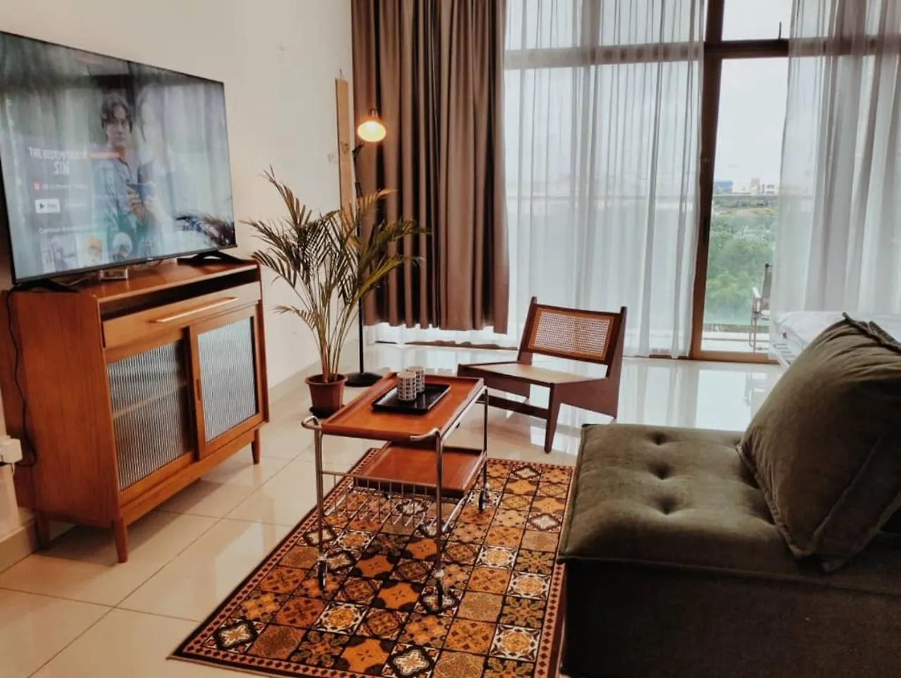 033 Palazio Apartment Vintage Style Studio Mount Austin Wifi & Netflix Johor Bahru
